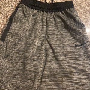 Nike shorts small men’s